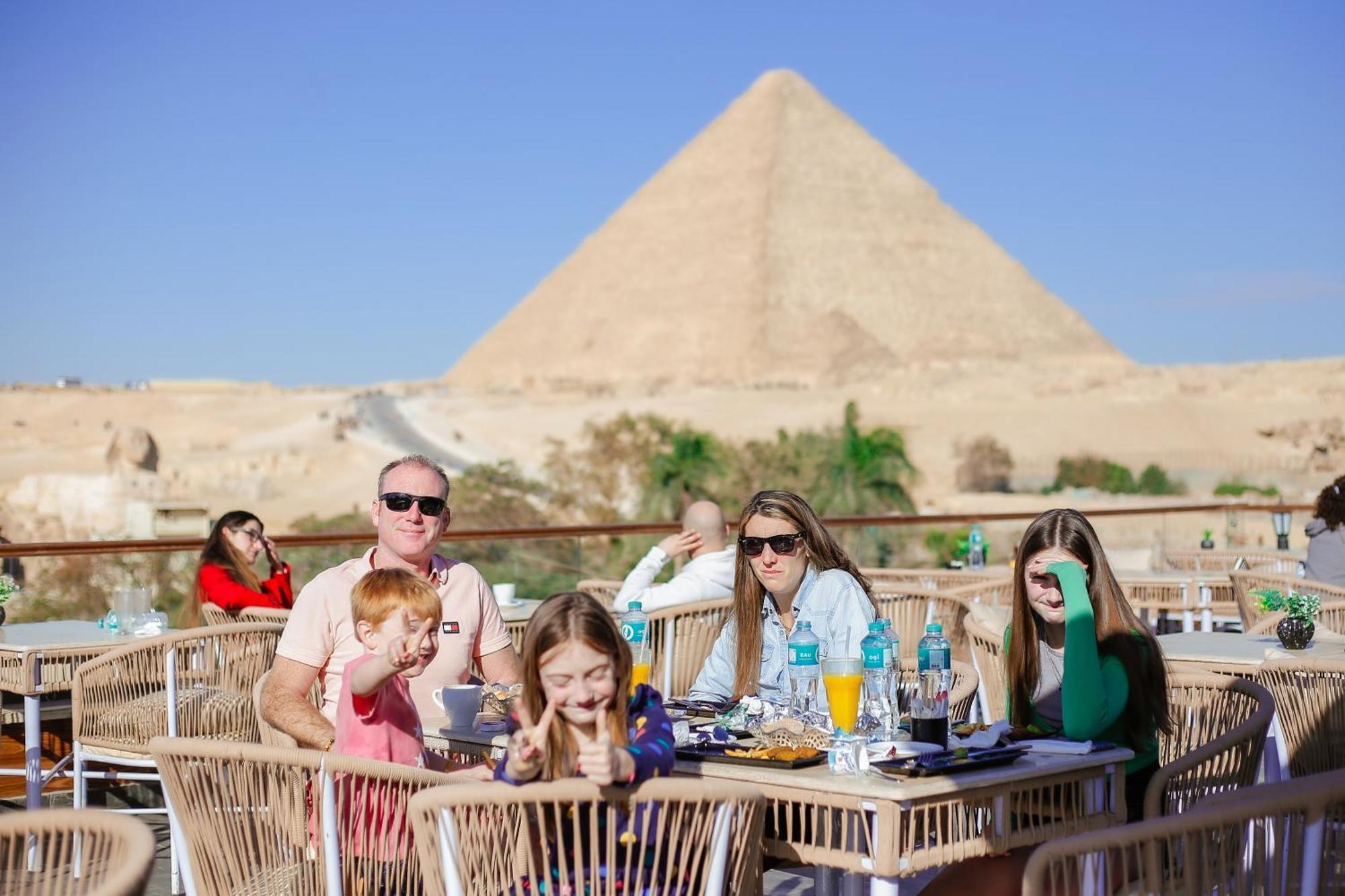 Tree Lounge Pyramids View Inn , Sphinx Giza Kafret el-Gabal Εξωτερικό φωτογραφία