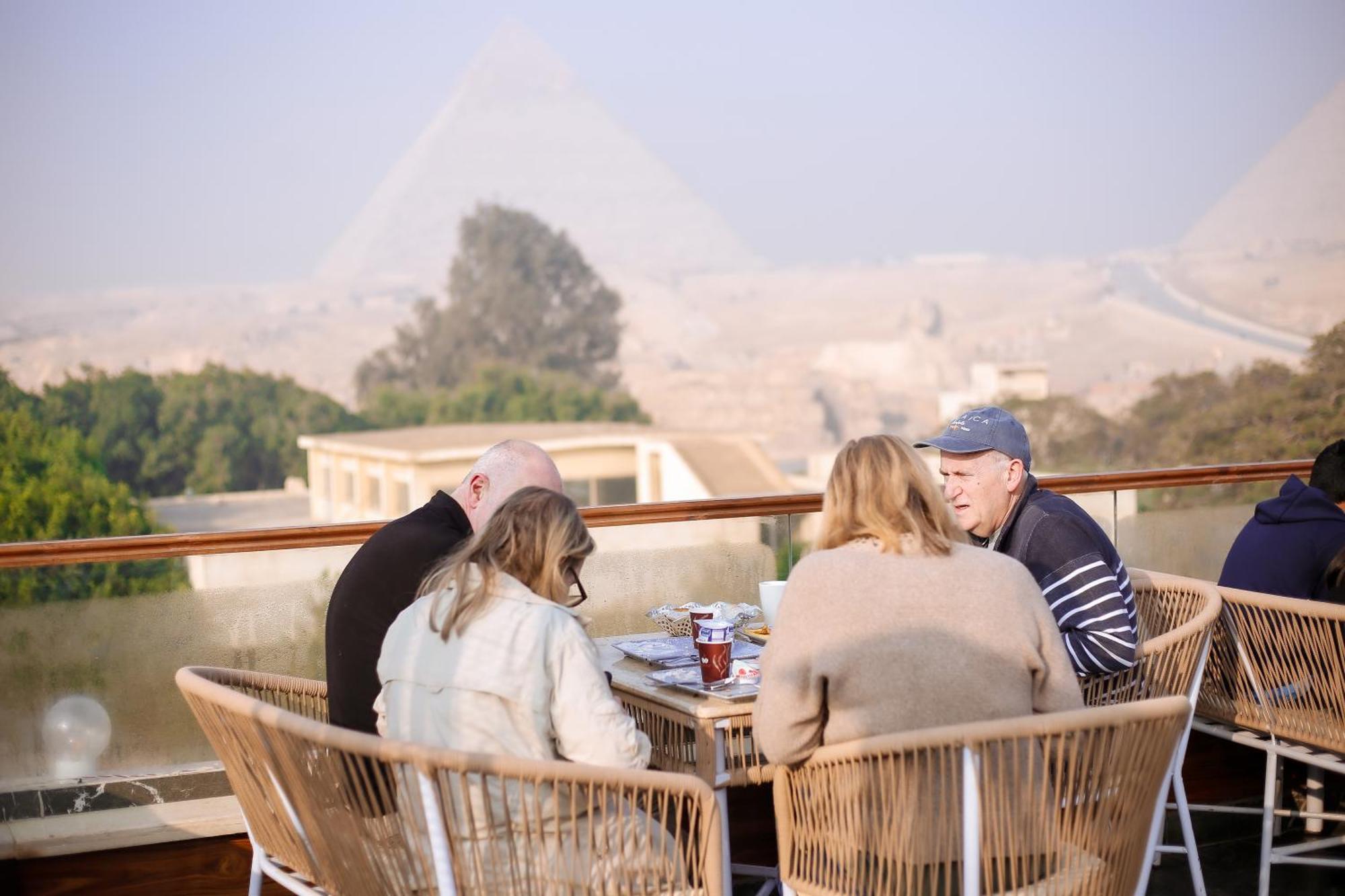 Tree Lounge Pyramids View Inn , Sphinx Giza Kafret el-Gabal Εξωτερικό φωτογραφία